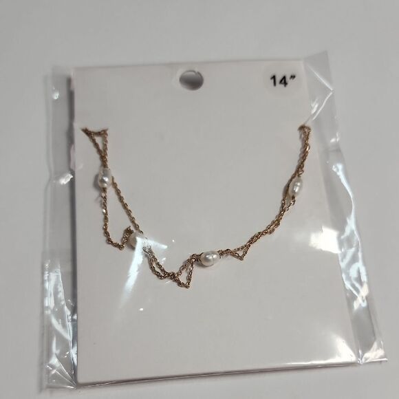 Elegant Gold Faux Pearl Necklace - Picture 1 of 2